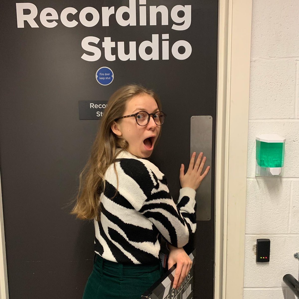 As Les-tah gals, me &amp; <a href="/Acting_Olivia/">Olivia Sikora</a> are pretty chuffed to be taking a sharing of our own urgent &amp; roaring play to @curve_leicester NEW WORK FESTIVAL 🍾💥🥳

Pol-Spiracy is one of 3 selected new works, for THIS FRIDAY’s Scratch Night at 6:30pm 🥰

Dir. 🙋🏾‍♀️

curveonline.co.uk/whats-on/shows…