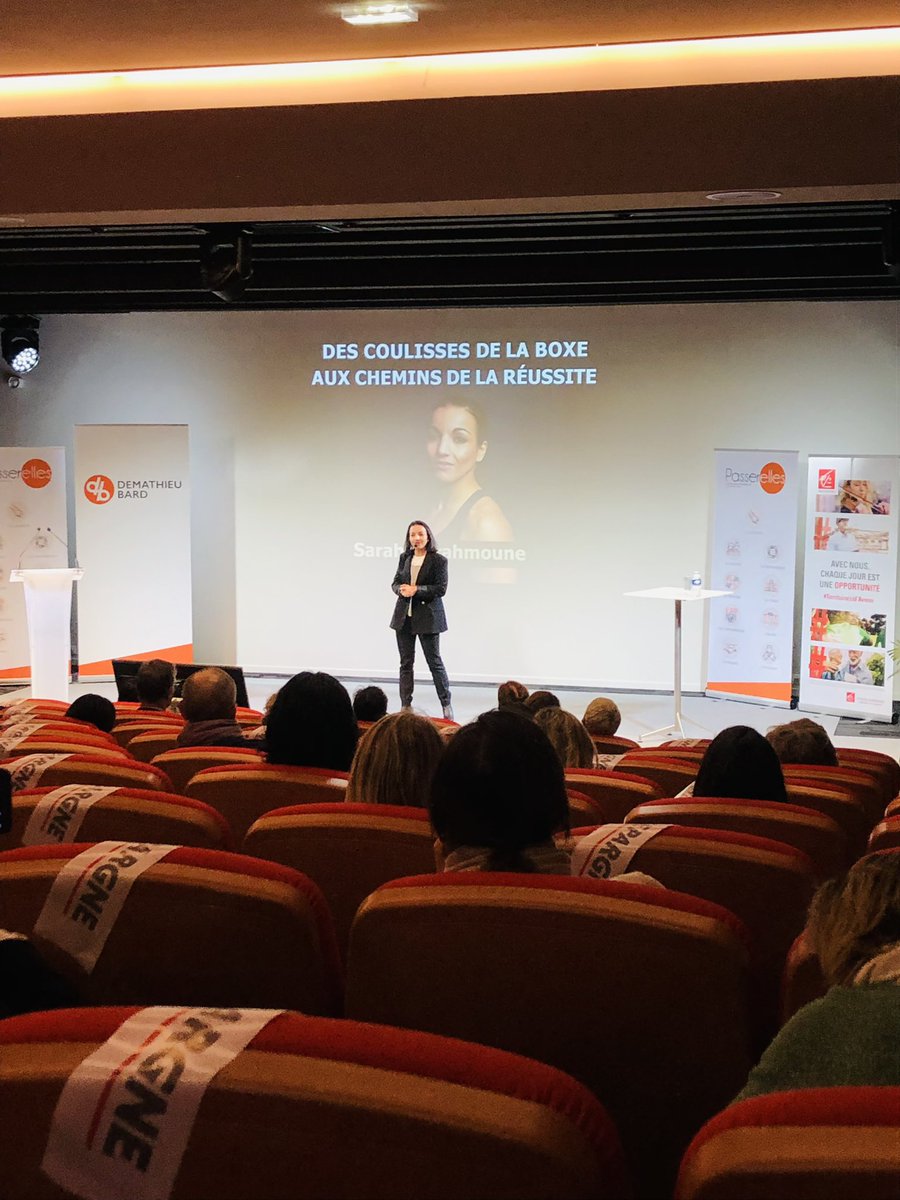 CaissEpargneGEE's tweet photo. Nous sommes ravis d’accueillir en cette #JIDF2022, #Passerelles le réseau mixte @DemathieuBard dans l’Amphi @Caisse_Epargne à #Metz pour l’intervention de la championne olympique @SarahOurahmoune « Des coulisses de la #boxe aux chemins de la réussite »

#8mars #Mixite #Inclusion https://t.co/6fwNXmdcpL