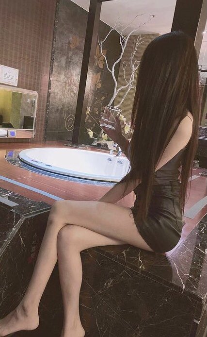 cutebaby1225's tweet photo. 訂了一間好有情調的飯店❤
等等就要跟幸運的寶寶洗鴛鴦浴💋
希望等等的火花會濺起整個浴缸😜
沒有抽到的別灰心
我這裡再抽一位當明天第一位
趕緊轉推呦~
破50轉就開抽👅 https://t.co/iQCIjyosez