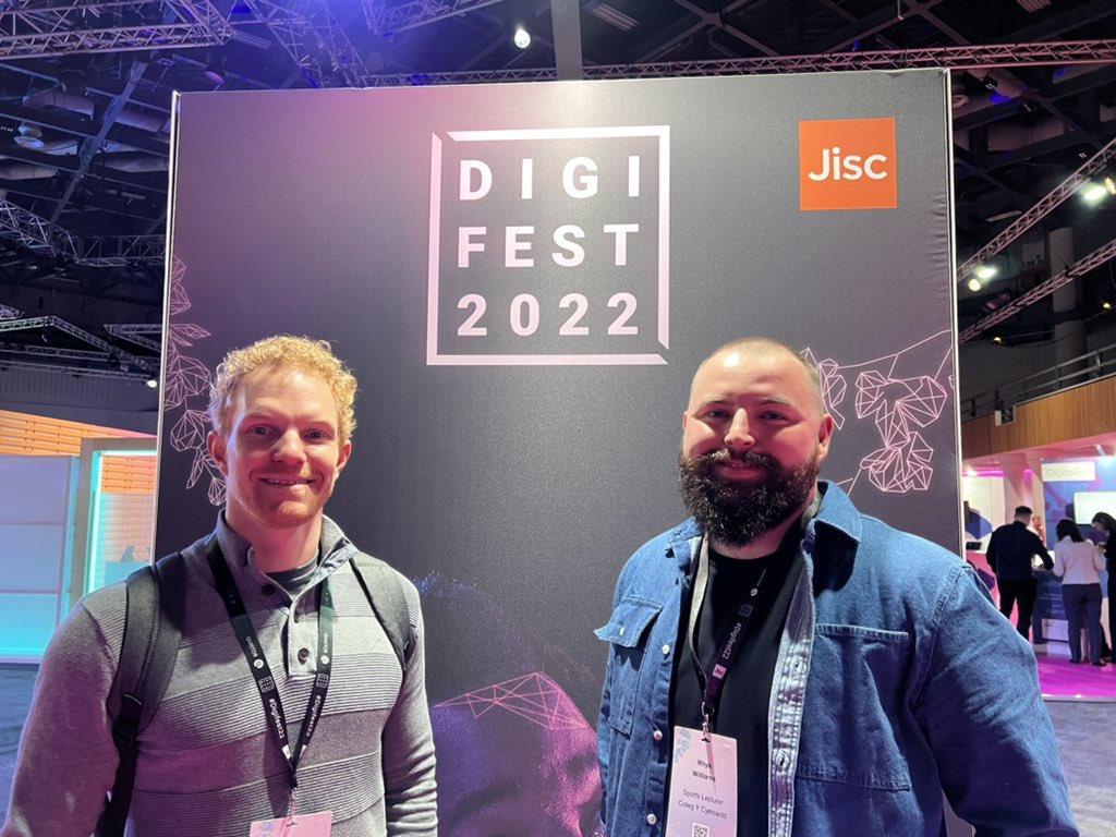 Tibi54bwu's tweet photo. First day of #digfest22! Very excited to see @rhys_williams20 and @rds_8 present @ColegyCymoedd’s case study on #situationallearning in  #VR in collaboration with @rezzil 🙌🏻🙌🏻 https://t.co/ckJrBLKteN