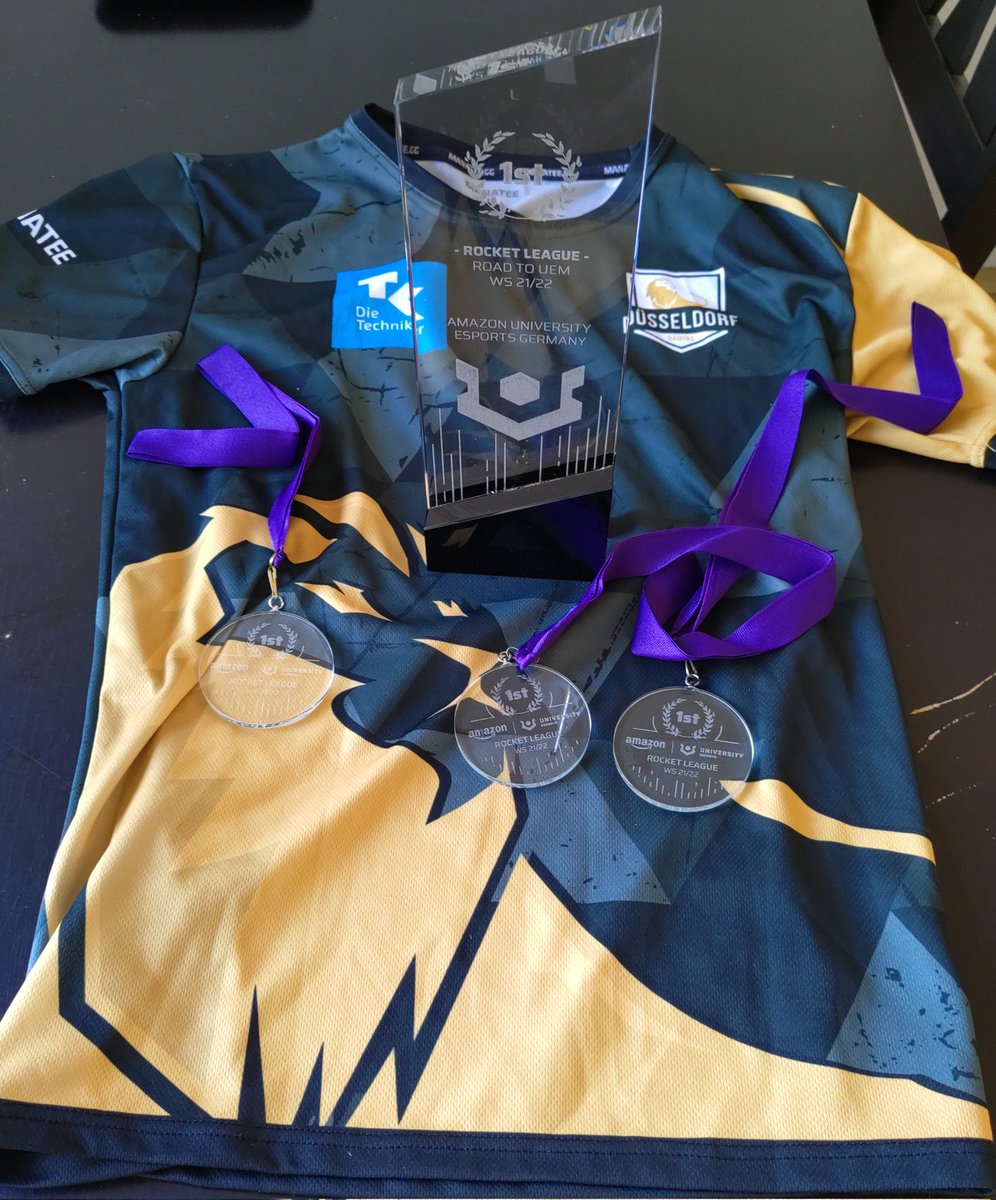 Düsseldorf Gaming (@ddorf_gaming) on Twitter photo Es ist zwar durchsichtig, aber vielleicht findet ihr ja, was unsere Dragons für ihren ersten Platz bei <a href="/uniesports_de/">Uniesports_de</a> bekommen haben 👀 Es ist zwar durchsichtig, aber vielleicht findet ihr ja, was unsere Dragons für ihren ersten Platz bei <a href="/uniesports_de/">Uniesports_de</a> bekommen haben 👀