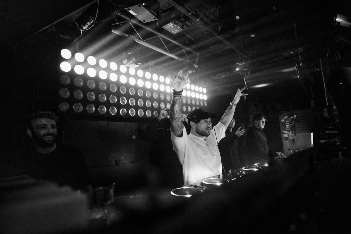 .<a href="/frankywahmusic/">Franky Wah</a> 
01:32am
📸