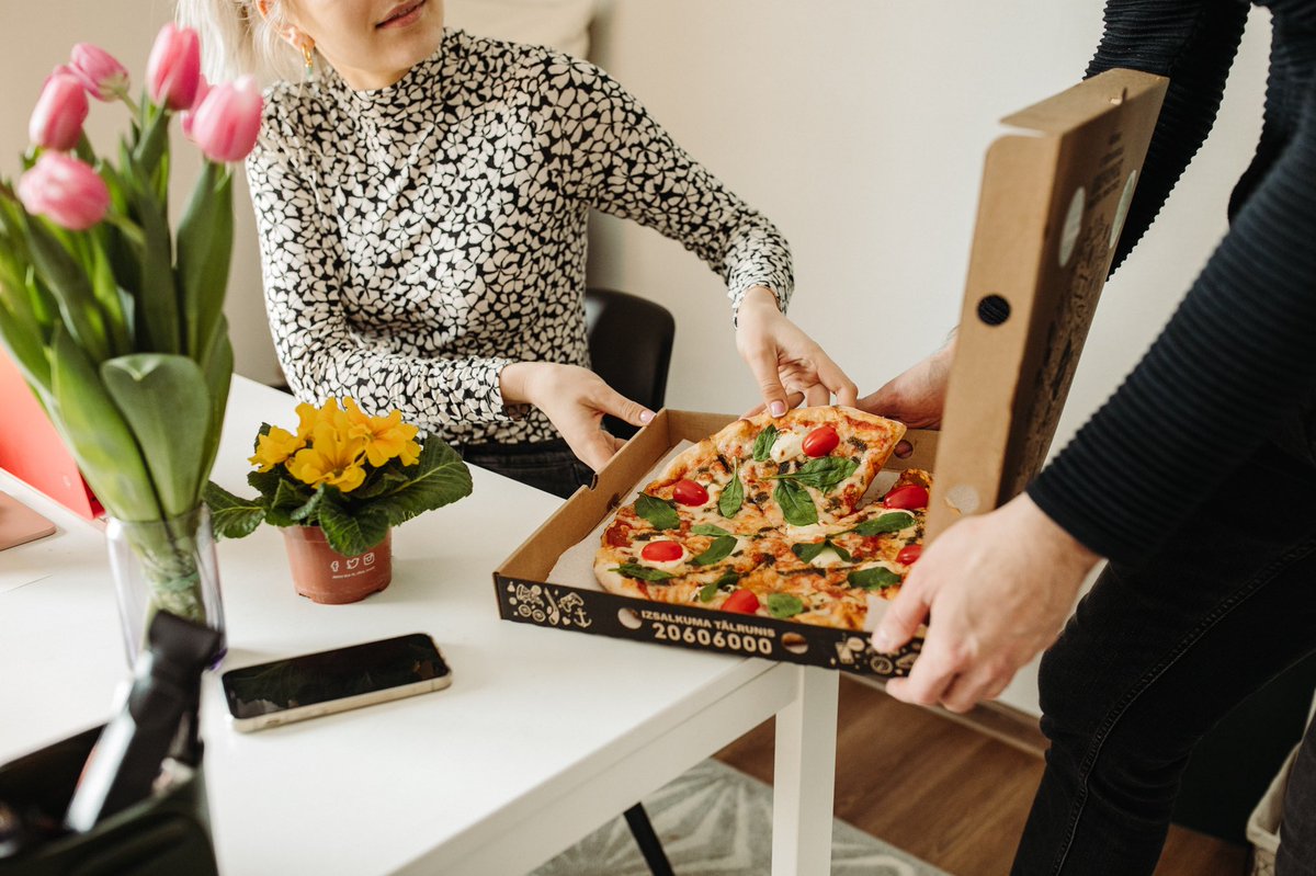 Katra sieviete šodien ir pelnījusi picīgu pārsteigumu! 🍕🌷

#sieviesudiena #pica #pizzaplace #pizza #cesis #everybodylovespizza #studiopizza