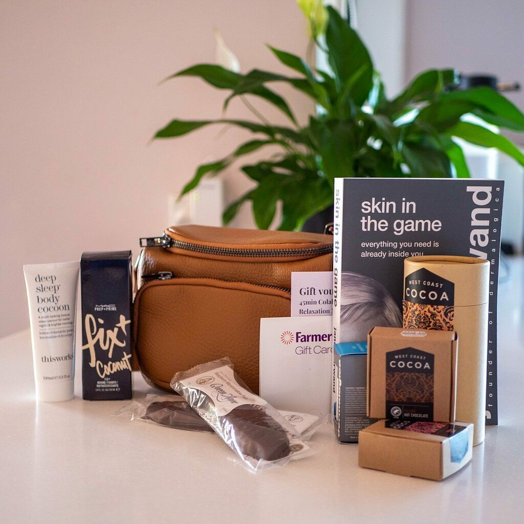 PatersonJenn's tweet photo. SPOILT 
Totally recommend @giftster when family and friends ask you what you want for your birthday! https://t.co/WJGkyBGl2J https://t.co/s6lRbaFtWz