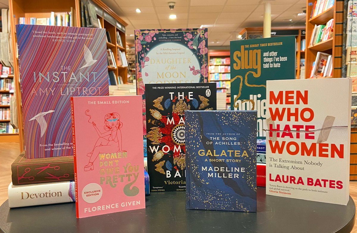 Happy International Women’s Day! 👸 Here’s to all the amazing, strong and inspirational women out there! ✨ 
•
•
#InternationalWomensDay #InternationalWomensDay2022 #waterstones #womenwriters #BreakTheBias #girlpower #booksbooksbooks #strongfemaleprotagonist