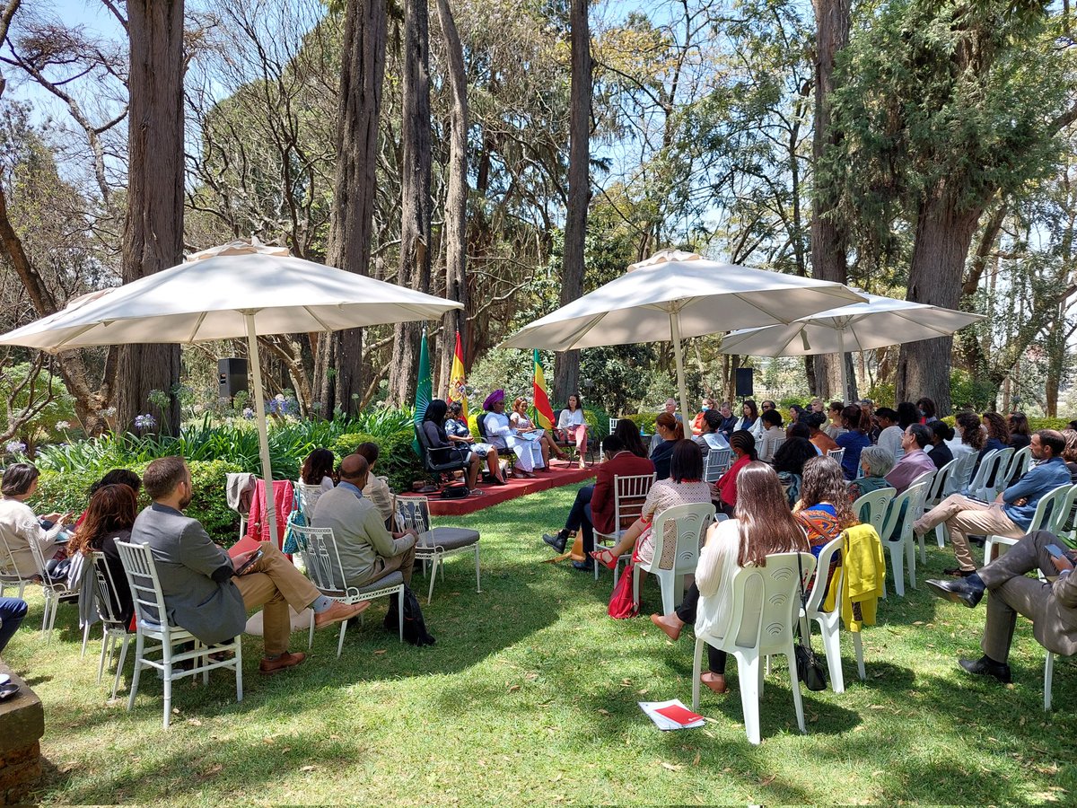 Embajada de España en Etiopía (@embspainaddis) on Twitter photo En el #DíaDeLaMujer, la <a href="/EmbSpainAddis/">Embajada de España en Etiopía</a> y la <a href="/AecidEtiopia/">AECID Ethiopia</a> han organizado el Diálogo "Etiopía, Retos y Oportunidades para la Igualdad de Género".
Gracias a <a href="/unwomenethiopia/">UN Women Ethiopia</a>, <a href="/Setaweet1/">Setaweet Movement</a>, <a href="/FMoHealth/">Ministry of Health ETHIOPIA</a> y <a href="/soleRebels/">soleRebels</a> por su contribución al #empoderamiento de la mujer y la #Igualdad. En el #DíaDeLaMujer, la <a href="/EmbSpainAddis/">Embajada de España en Etiopía</a> y la <a href="/AecidEtiopia/">AECID Ethiopia</a> han organizado el Diálogo "Etiopía, Retos y Oportunidades para la Igualdad de Género".
Gracias a <a href="/unwomenethiopia/">UN Women Ethiopia</a>, <a href="/Setaweet1/">Setaweet Movement</a>, <a href="/FMoHealth/">Ministry of Health ETHIOPIA</a> y <a href="/soleRebels/">soleRebels</a> por su contribución al #empoderamiento de la mujer y la #Igualdad.