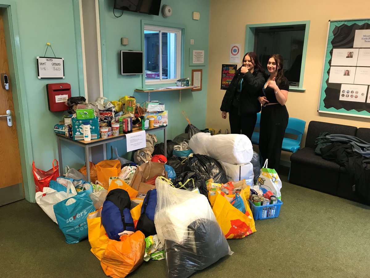 RedhillSixth's tweet photo. Well done to Amie and all of our sixth formers on the collection of essentials to be sent to the Ukraine https://t.co/VxPHghSns2