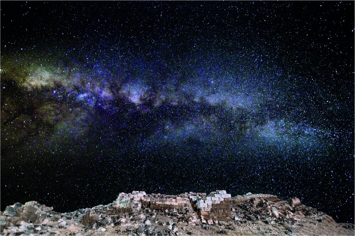 Sanat alanında, iş alanında, yaşamın bütün alanlarında varlığının tanımı kimsenin ''esin perisi'' olmayan, kendi başına var olan ve var olmaya devam edecek olan bütün kadınların 8 Mart Kadınlar Günü kutlu olsun.

Sinem Dişli, Kutsal Tepe / Holy Hill, 2015