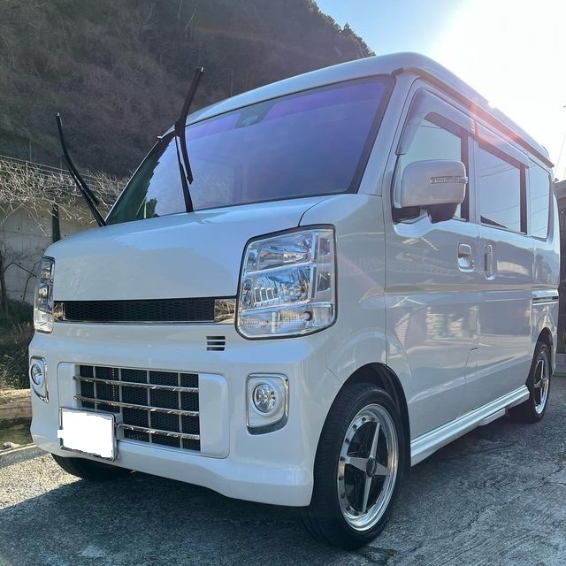 EZ40838915's tweet photo. おはようございます。ご購入者様の許可を得て実際の画像での適合情報です。#エブリイワゴン #da17w には #ez106 と #al106 (新タイプ)が必要です♪真っ新のようなこの車でドライブは楽しいでしょうね!!!#オイル交換 #ドレンボルト https://t.co/KP0HjtAWX2