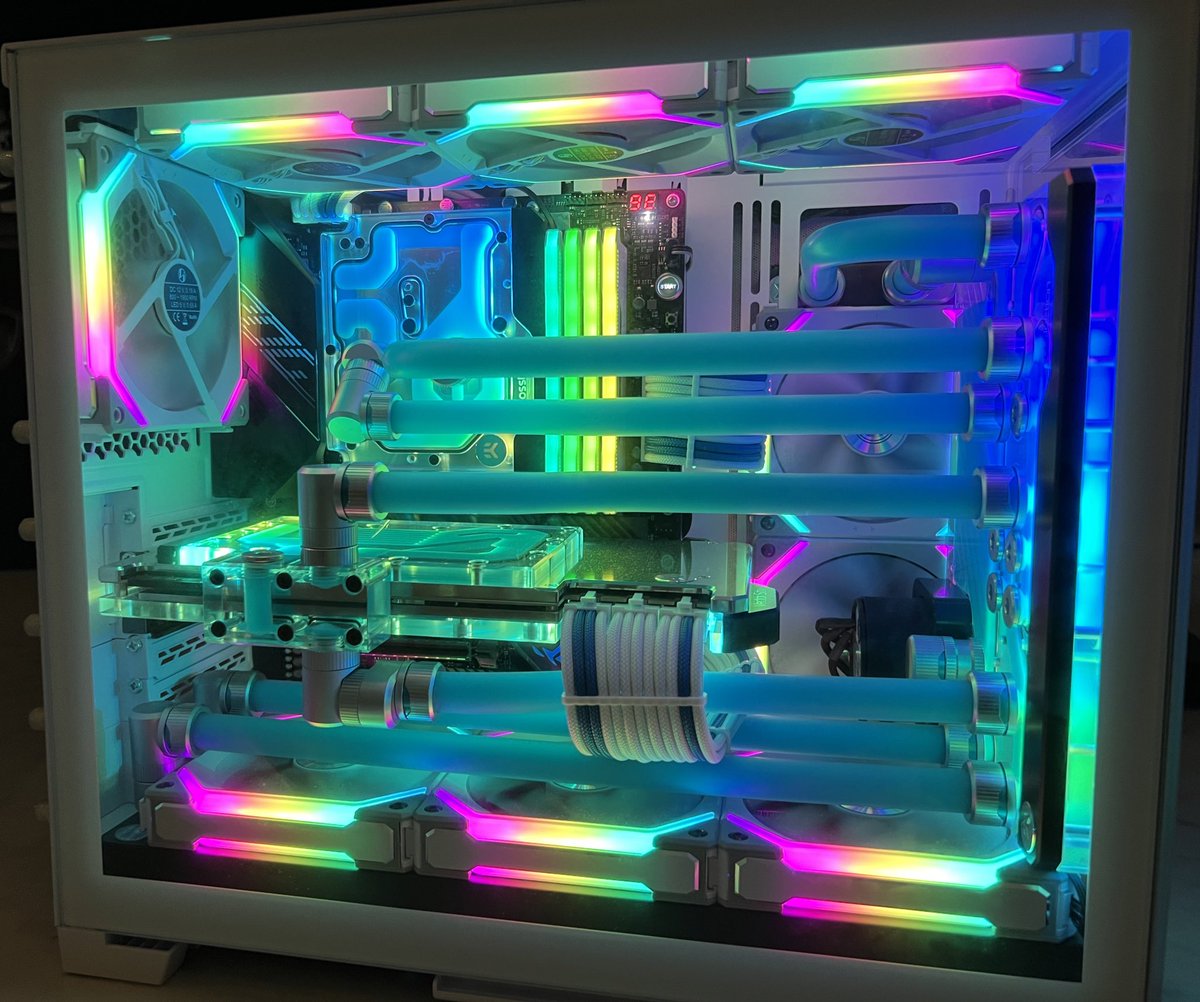 ggBleed's tweet photo. All ready for @GlobalEsportsIn ! 

Full custom liquid-cooling in case @skrossigg gets hot! https://t.co/ogjb0zU91g