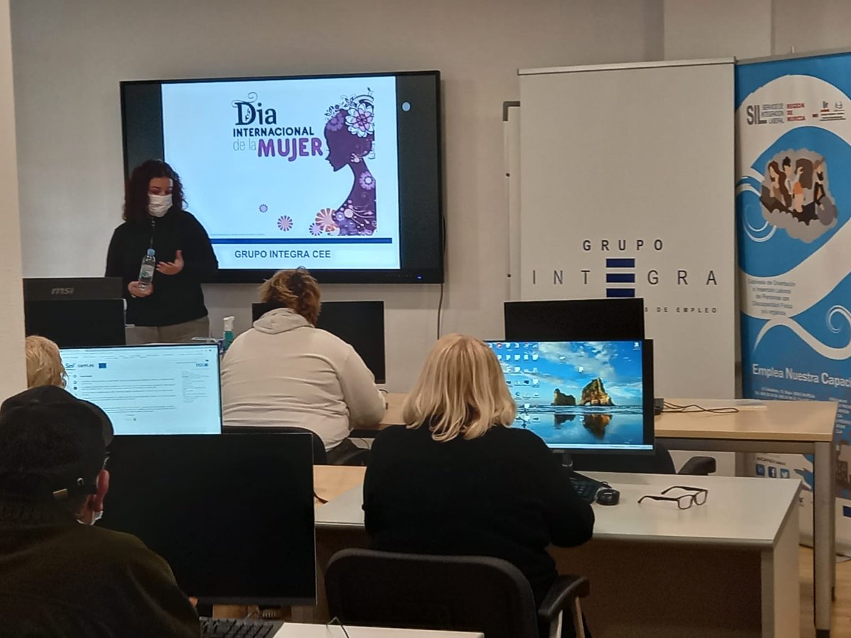 Integracee's tweet photo. Con motivo del #DíaInternacionalDeLaMujer el pasado viernes visitamos @FAMDIF y tuvimos la oportunidad de visibilizar la situación de la #mujer en relación con la #discapacidad 👩🫂 https://t.co/1H7D4BK7jI