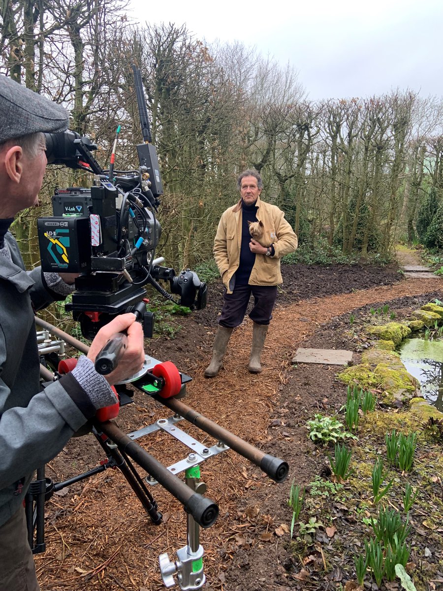Your Friday night oasis of calm is about to return. Hope you're as excited as we are! See you soon 🙂🌷🎥 #GardenersWorld #FlowersOnFriday #GardeningTwitter #SpringIsComing #DogsOfTwitter