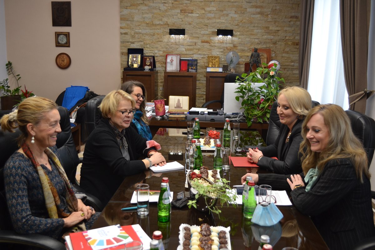 FrancoiseJ_UN's tweet photo. Local self-govs are important partners in ⏩gender equality. This #IWD in Kruševac, I meet one of the leading female mayors in 🇷🇸 &amp; discuss how enhanced cooperation w/ #UN agencies can improve role/position of women at local level.

@UNSerbia @UNOPS_Serbia @UNDPSerbia @unwomeneca https://t.co/JVRW2F0vyX