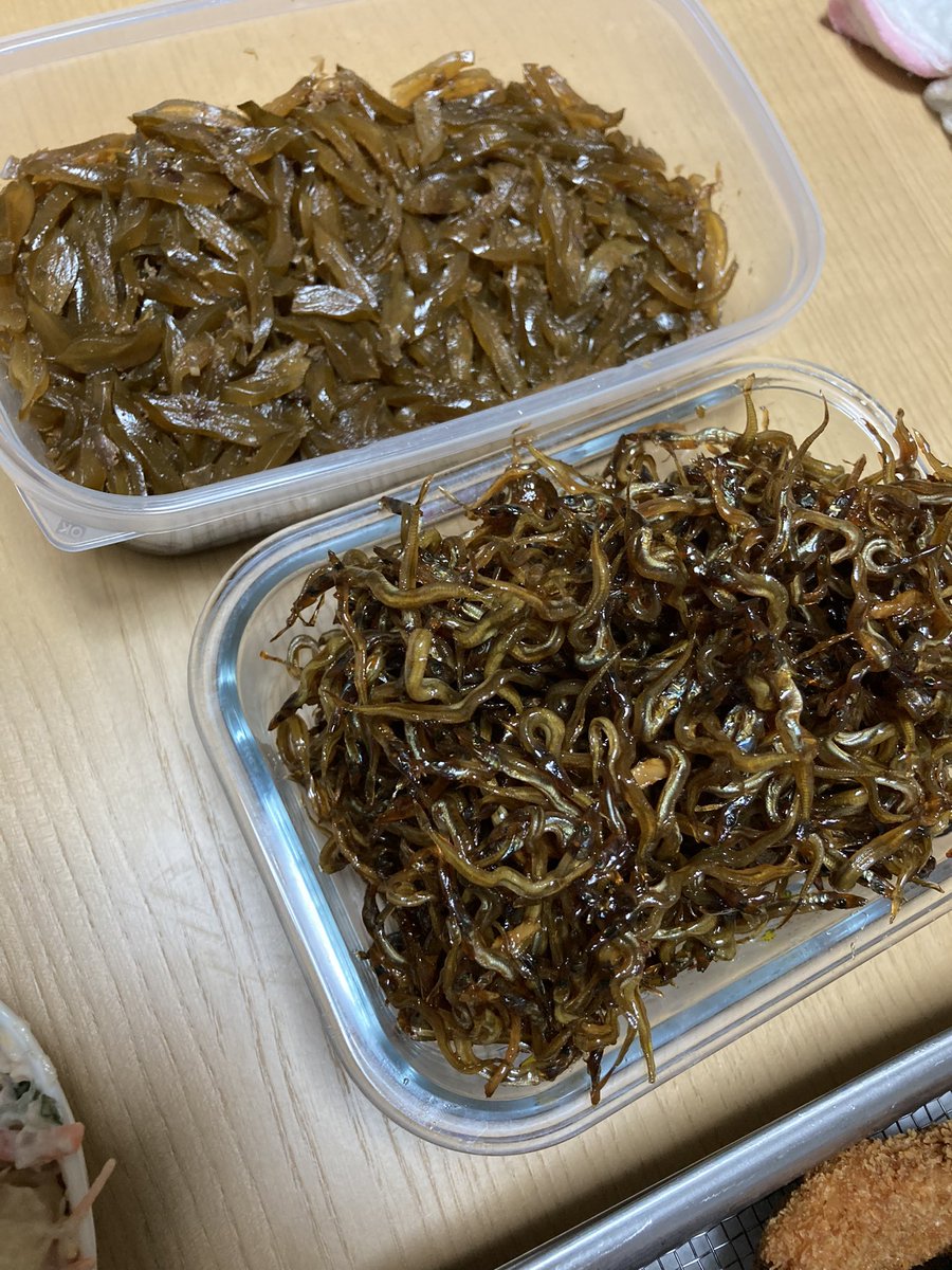 XNcZEseZJcNLkrm's tweet image. うちにもイカナゴあった
すでにもう大きい
わかめの茎も煮てある
この時期の風物詩ですな^_^

#イカナゴ　#茎わかめ　#しんこ　#垂水　#風物詩　#時期　#甘辛