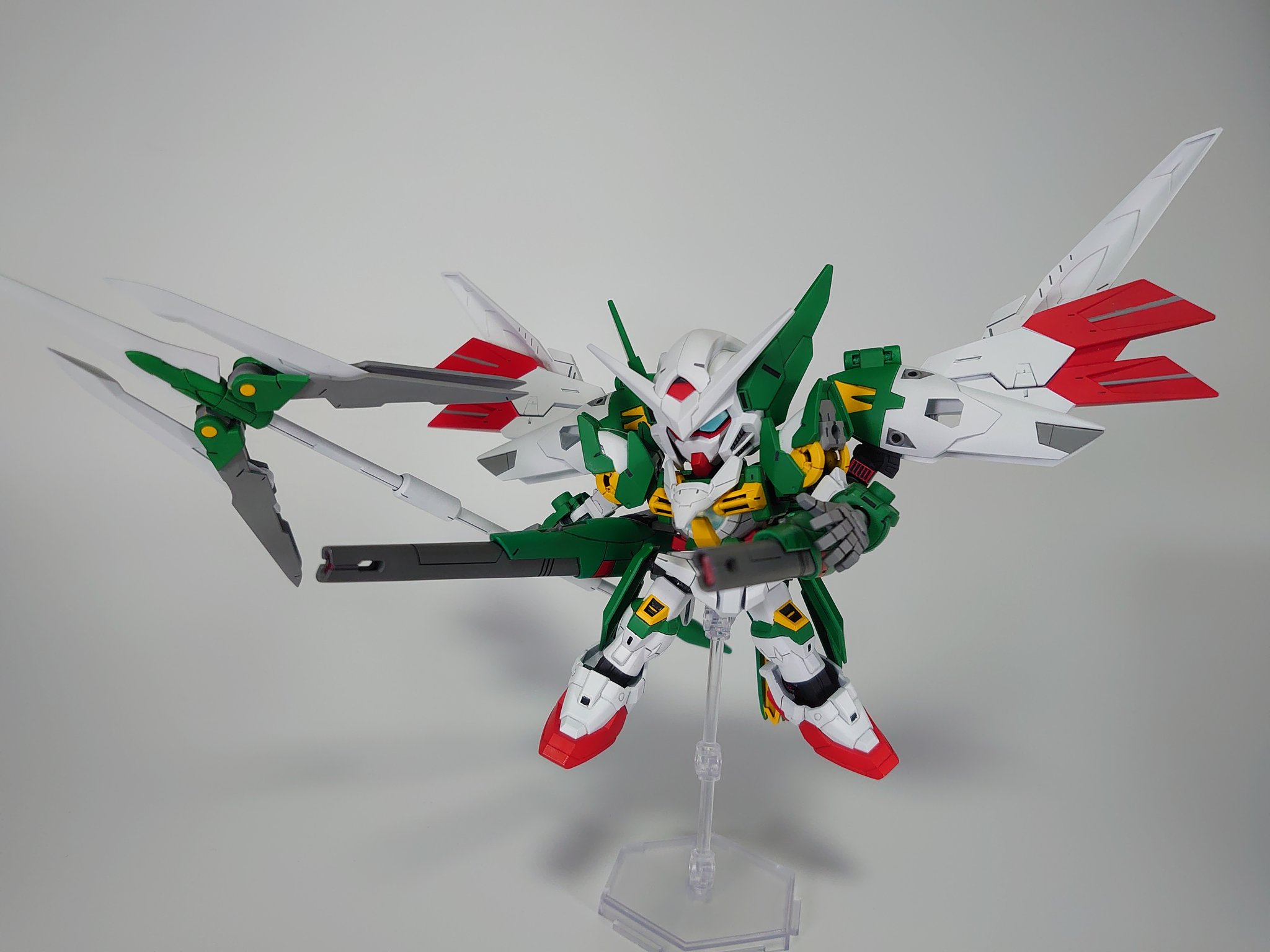 Sia さて改めまして Sdex ガンダムエクシアフェニーチェ 菊丸さん主催の プチモビ部 企画用の機体として制作しました 結構頑張って作ったので見て頂けると嬉しいです Sdガンダム ガンプラ 俺sd作ってるぜ T Co Puhkxq4fzi Twitter