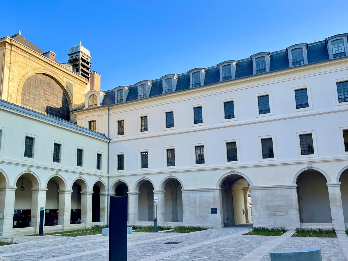 FroehlicherT's tweet photo. 2 ans déjà à vivre une transformation, voire un basculement, dans un contexte mondial de pandémie. Passionnant retour d’expérience ce matin @Sciences Po #CSO avec @MusselinC pour la @ConferenceDesGE avec @ASBarthez #DGSIP et @jacquesfayolle @Cdefi https://t.co/NzFRW7QGNm https://t.co/hAO5CFv3jh