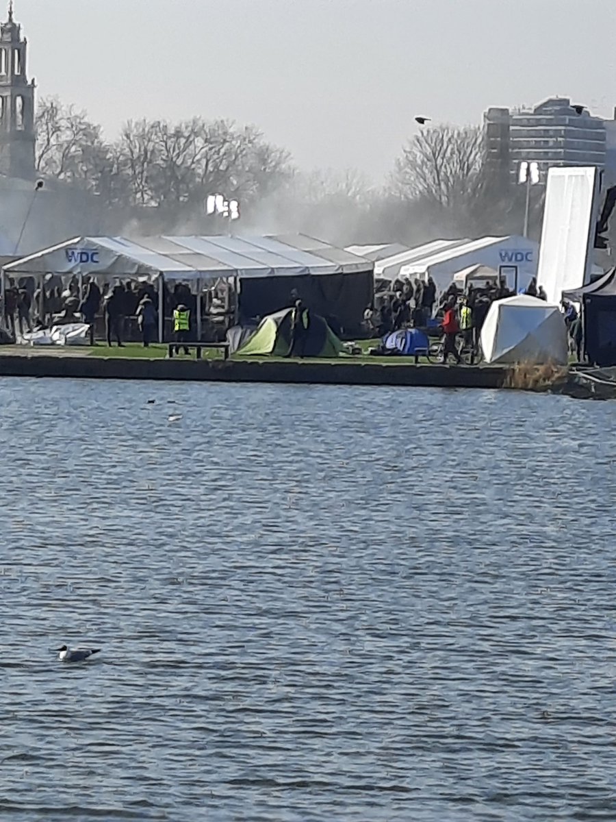 Burgess Park in sunshine, 2 nice views, one not so nice  #friendsofburgesspark