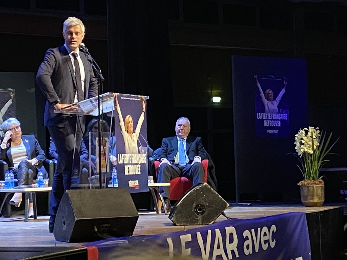 davidgirard83's tweet photo. 🇫🇷Fidèles dans nos convictions et nos engagements, la salle était pleine hier soir à La Garde en présence de nombreux maires et élus varois réunis autour d’un @laurentwauquiez , déterminé et convaincant pour soutenir la candidature et le projet de @vpecresse. 
#Pecresse2022
#LR https://t.co/o4QfgpL7Re
