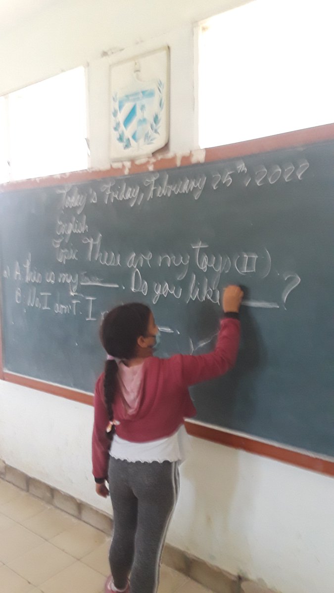 Los escolares de 4to grado en la clase de Ingles dando lo mejor junto al profesor Adrian. <a href="/diazcanel/">Oscar Diaz-Canel</a>, #SomosCuba, #SeguimosPorMás