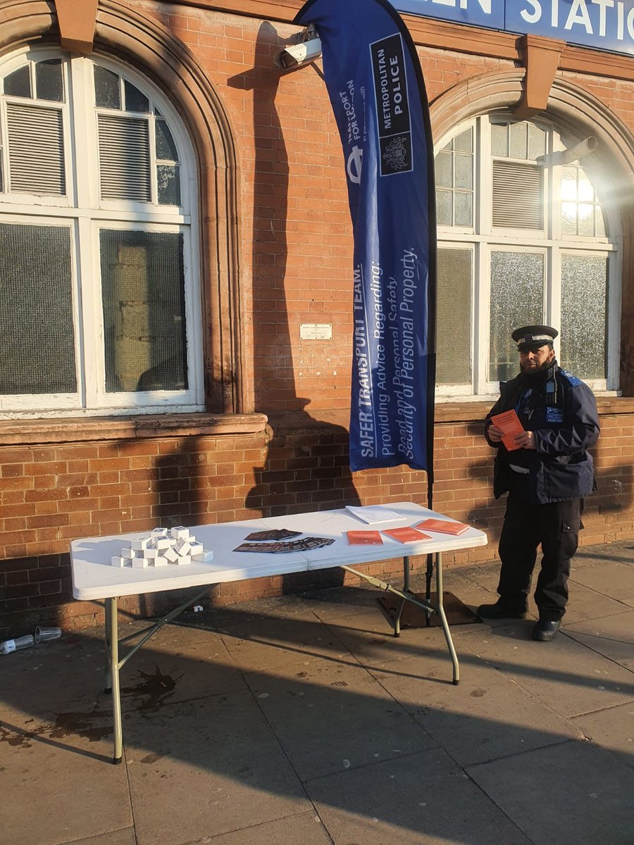 MPSRTPC's tweet photo. INTERNATIONAL WOMEN'S DAY. HT STT PCSO's engaging with women outside Stepney Green Station. Advice given to women about staying safe while travelling. #InternationalWomensDay #safertravel #WomensDay2022 #HTSTT #TowerHamlets https://t.co/aXiZpkC8P6