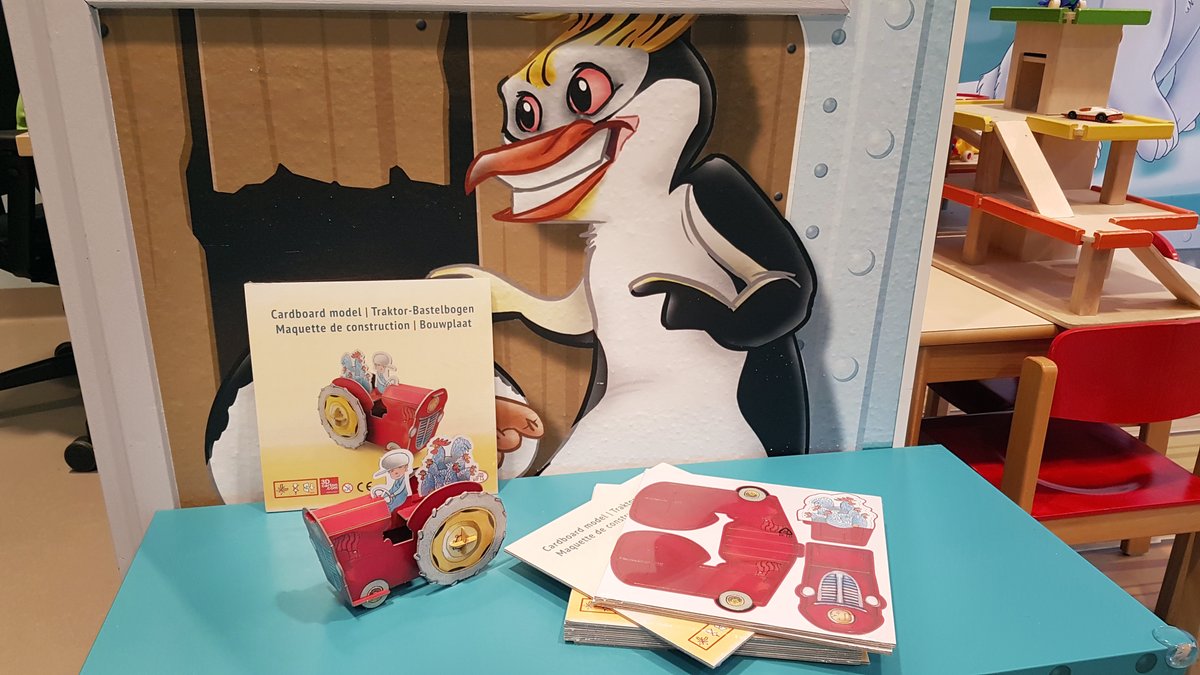 🚜𝗘𝗲𝗻 𝗰𝗮𝗱𝗲𝗮𝘂 𝘃𝗼𝗼𝗿 𝗼𝗻𝘇𝗲 𝗸𝗶𝗻𝗱𝗲𝗿𝗮𝗳𝗱𝗲𝗹𝗶𝗻𝗴🚜

@Arsprintmedia schonk onze kinderafdeling leuke kartonnen bouwpakketjes waarmee de kinderen zelf tractortjes kunnen vouwen. Dank @ARSprintmedia voor dit mooie gebaar🎁