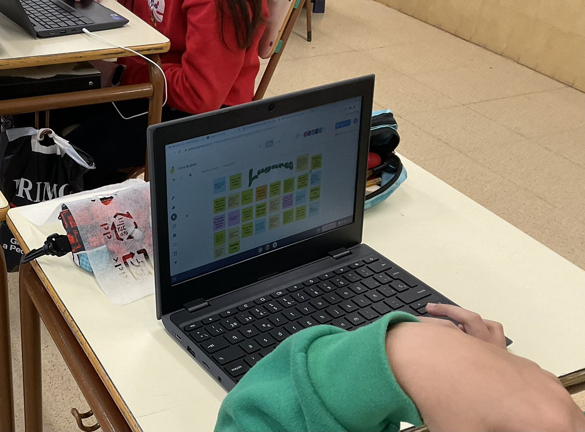 En en cole los alumnos comienzan a trabajar con #hiperdocumentos de <a href="/GoogleES/">Google España</a>