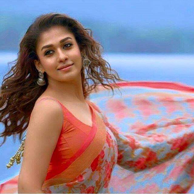NayanthaaraF's tweet photo. Nayan Ante Flower, Anukuntiva...Fire..UU! 🥵❤️🔥
@NayantharaU @VigneshShivN

#WomensDay #WomensDay2022 #Nayanthara 
https://t.co/JjspjFkEYs https://t.co/plC7QN48Bb