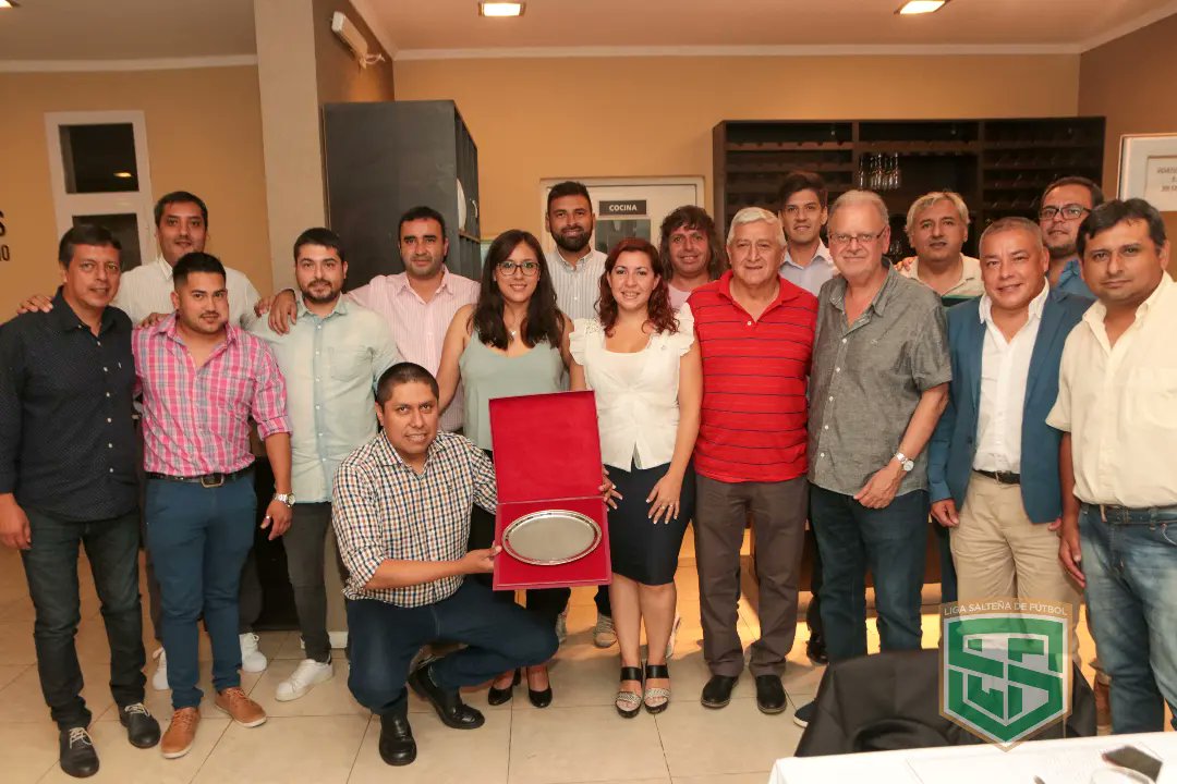 LSF_oficial's tweet photo. El comité ejecutivo de la Liga Salteña de Fútbol presidido por Sergio Chiban agasajó en el #HotelLS a @CJAOficial por su ascenso al Federal A. https://t.co/Jgsvw74j9p