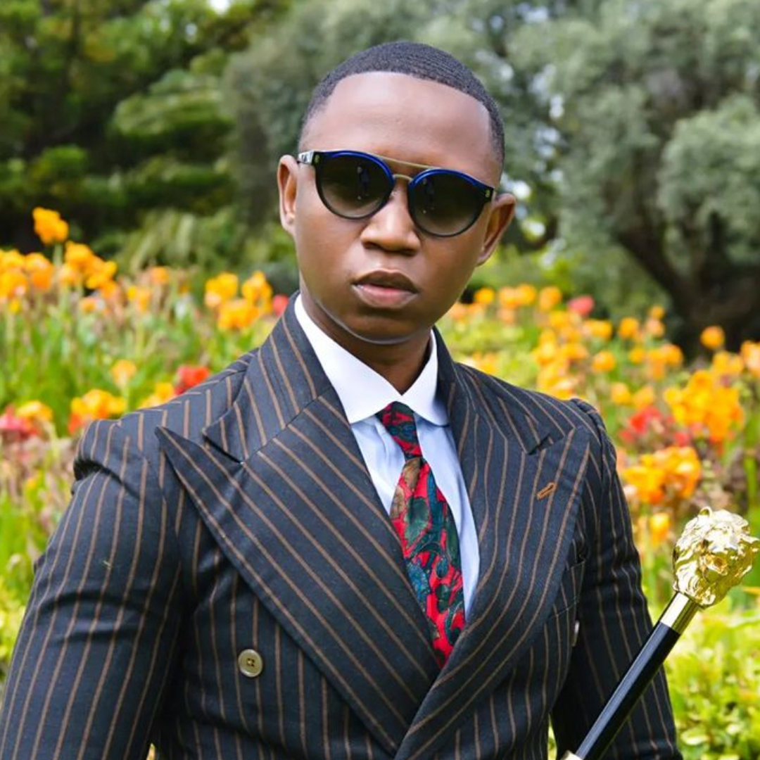 HookLDN's tweet photo. Our retro-inspired BROOK SUN shades paired with a pinstripe suit  👔 @the_bespoken
Also available as optical frames 👓

#HookLDN #sunglasses #eyewear #style #fashion #menswear #sunglasseslover #eyewearfashion #londonfashion #opticians #independentopticians https://t.co/nlSvORIZov