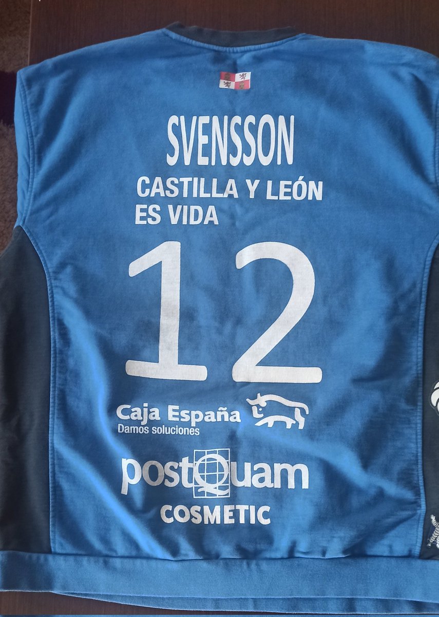 ivanbmv's tweet photo. 🚨🇺🇦🇺🇦🇺🇦🇺🇦🇺🇦🇺🇦🚨
Hay niños en medio de una guerra y necesitan ayuda, así que sortearé la sudadera con la que el mítico Thomas Svensson jugó su último partido con el Bm. Valladolid.
Cómo participar👇👇👇

👉Dona 5 euros a @SaveChildrenEs

https://t.co/UkSqQ3Toxj
Dale♥️y🔁

Sigue👇 https://t.co/fYlDHH7m8Z