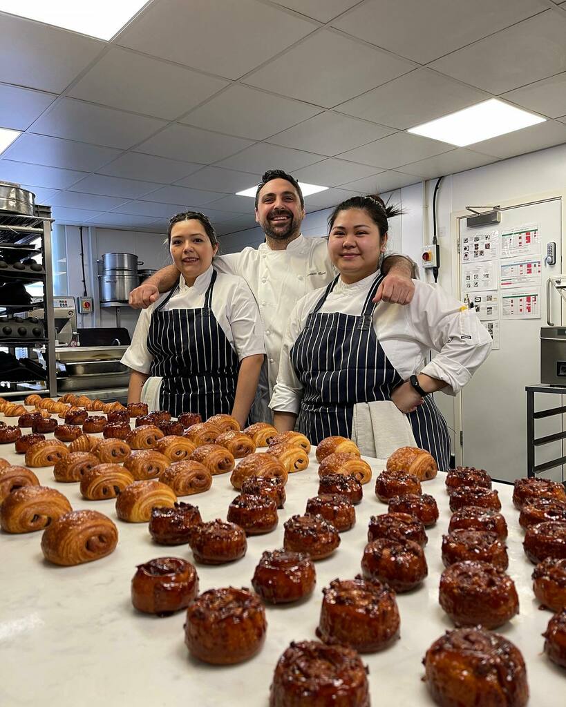 chefsimms's tweet photo. Happy International Woman’s Day! 
Amazing Team!

#team #work #support #annabelsmayfair #iwd22 https://t.co/449NW2klg4 https://t.co/ClcUvyqwOD