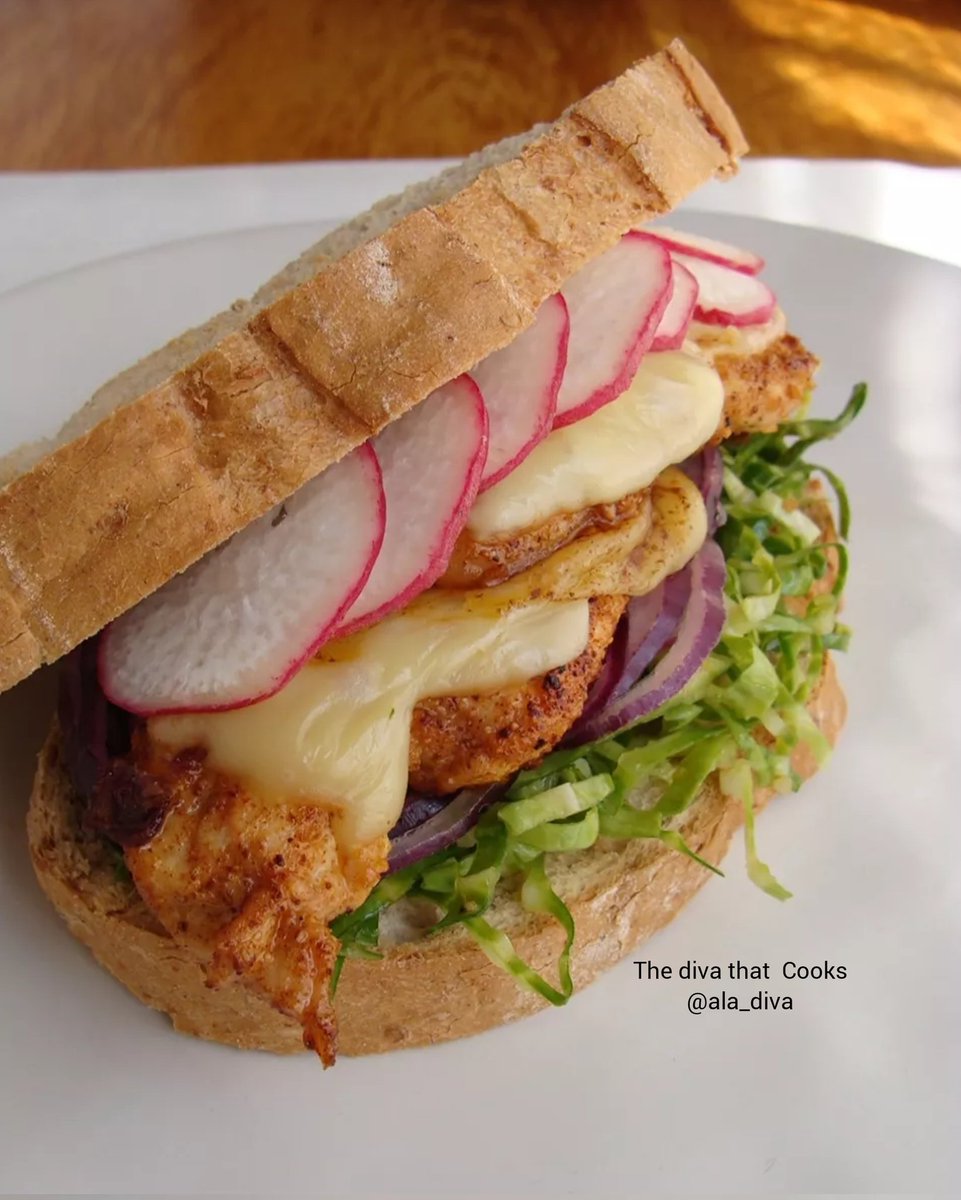 diva_ala's tweet photo. Hey Lovelies,

I am into fluffy cute looking healthy light meals and treats.
 
Check out my latest kitchen creations🥪🥗🤩, and choose which pic makes you wanna take a bite?

#HealthylifestylewithDiva

https://t.co/CjUvEIr7io https://t.co/pB7jHdK60l