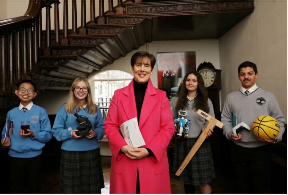 Education_Ire's tweet photo. Fógraíonn @Education_Ire foilsiú Moltaí ar Chothromaíocht Inscne in Oideachas ETIM chun gníomhaíochtaí náisiúnta a threorú a chinnteoidh oideachas den chéad scoth in oideachas ETIM maidir le cothromaíocht,cothromas &amp; cuimsiú inscne a fheabhsú dár ndaoine óga. https://t.co/EFXkeNOTPj