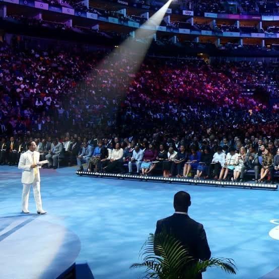 meetmaximuseze's tweet photo. Pastor Chris Oyakhilome was the first Nigerian to pack out the O2 Arena back to back.

He was there preaching Jesus Christ and that is the cool cool.

If this information makes you sad or angry, I understand. Tell your daddy the devil I said hi. https://t.co/M13alM4hCz
