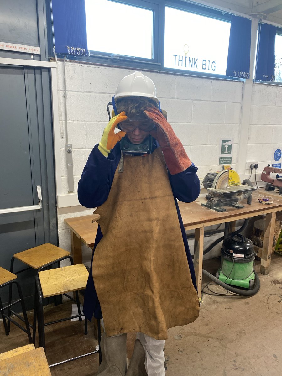 Y10 Engineers learning PPE Regulations, race to dress in the correct PPE for varying scenarios #ppe #healthandsafety <a href="/bevgrammar/">Beverley Grammar</a> 🔨🪓🪚🔩🔧🪛