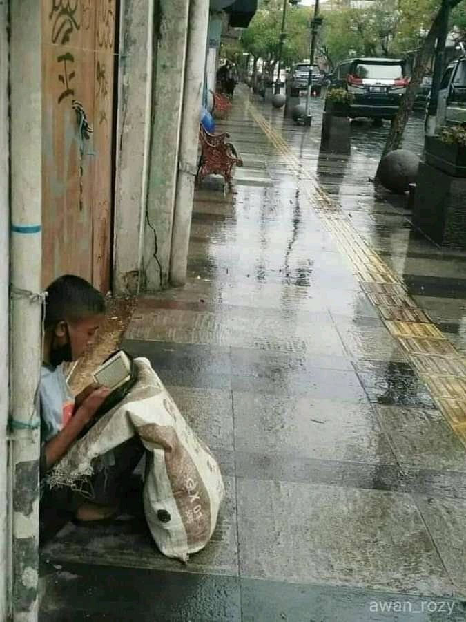 RahimAlly18's tweet photo. Qof walba oo dugsi Quraan Soo dhigtay wuu soo maray marxaladan 
ilaahay ha nagu anfaco quraankan Soo baranay https://t.co/swCsZ8VYSi