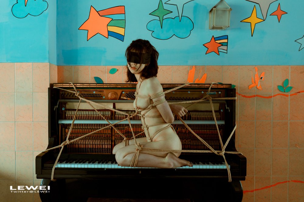 钢琴少女～
@s1789021262 
#LEWEI #Bondage #广州约拍 #捆绑 #废墟 #BabyArt #ChinaArt #ChinaBondage
各类主题创作拍摄欢迎私我约拍～
投稿：
@Fengsiyuan
@CikilikeA
@tbzt3623 https://t.co/0nCPG760GH