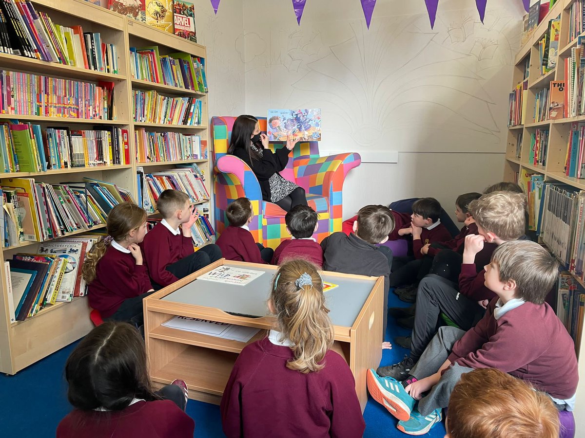 Stornoway Primary are delighted to have their new library officially opened by Ms Maclean, Head of School.
#WorldBookDay #readingtogether #inspiringreaders