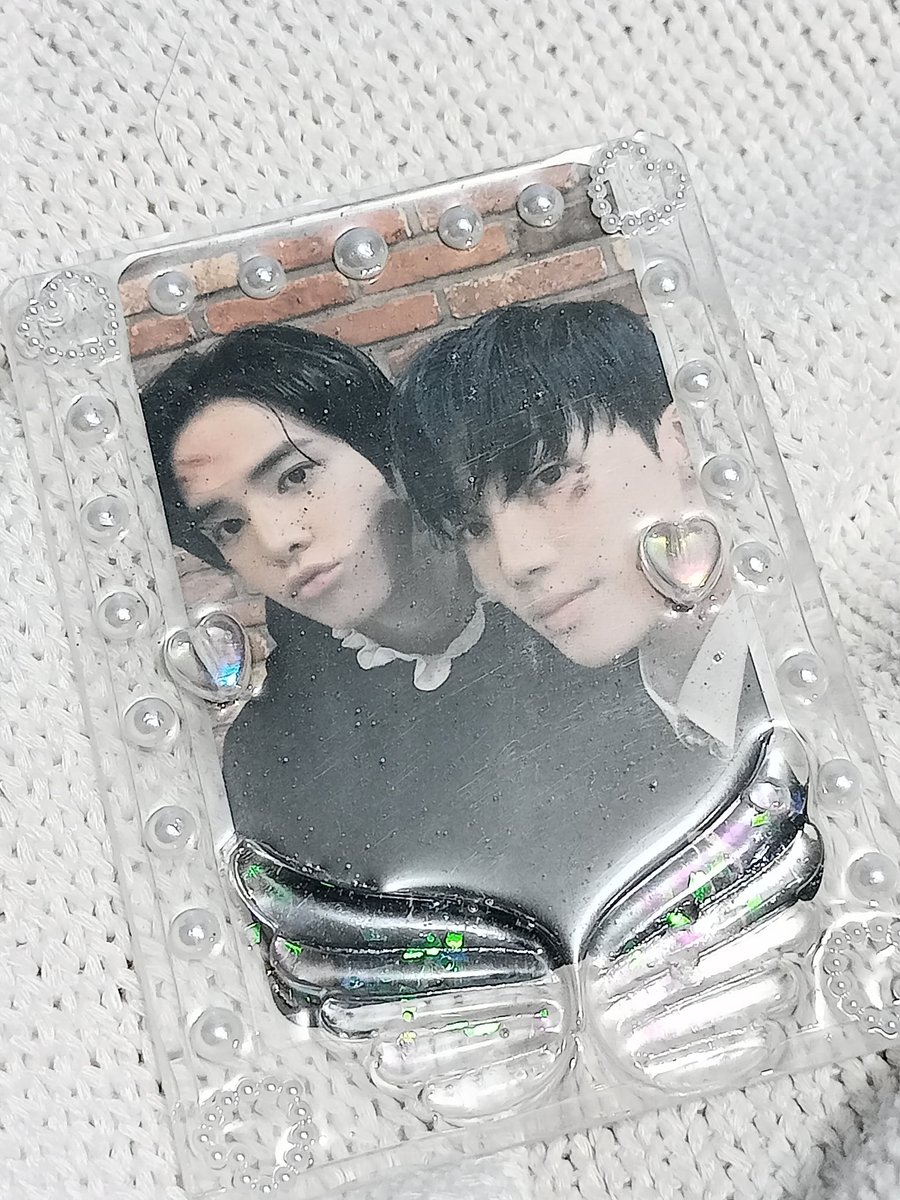 saniecart's tweet photo. { #LHJMAIL &amp; #nabies_feedbacks }

finally received these parcels! thank you @leehyunjaescart , i appreciate the eco friendly packaging ♡

thank you @resinnabiph,  the resin toploader is so pretty will surely buy again! ♡ https://t.co/u4e4JSGP8e
