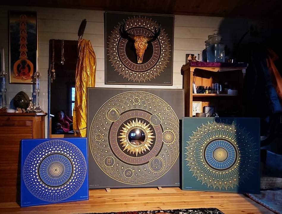 healingmajic's tweet photo. Future Folklore - 'Those who ignore the past are condemned to repeat it'.
This world needs Your scriptures of perfect dreams - Your honouring and praying with the Holy Ones in the Celestial Palaces of pure imagination.
#sacredgeometry #innerpeace #FutureFolklore https://t.co/kVSe8GxOMa