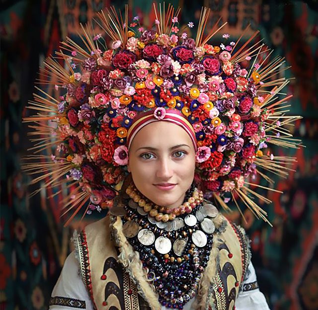 actionhappiness's tweet photo. Happy International Women's Day. Our thoughts are with all women affected by war and displacement. And to women everywhere who are taking action to make things better 💕🌍 #InternationalWomensDay 

These photos are of traditional Ukrainian floral crowns 🇺🇦 https://t.co/xlS6rxhRCQ https://t.co/NUS8SgR6jh