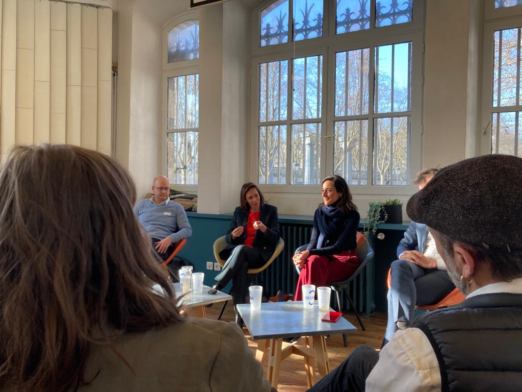 EC2027Collectif's tweet photo. Merci @brunepoirson d’avoir mis en valeur les actions de notre collectif ce matin aux @Les_Canaux ! Pour moderniser notre #économie et la rendre durablement plus #circulaire, toutes les énergies positives sont les bienvenues ! 👍 https://t.co/N4MyqIHm31