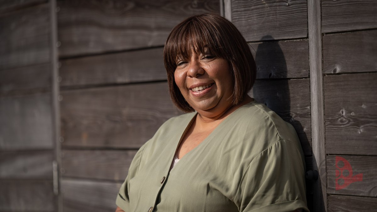 dazcaseyphot's tweet photo. Not all businesses are office based. Angela is a poet from Grimsby who loved her latest business portrait being shot outside in the sun, where she feels most creative. 

#creative #business #portraits https://t.co/SjuUMpjFWZ