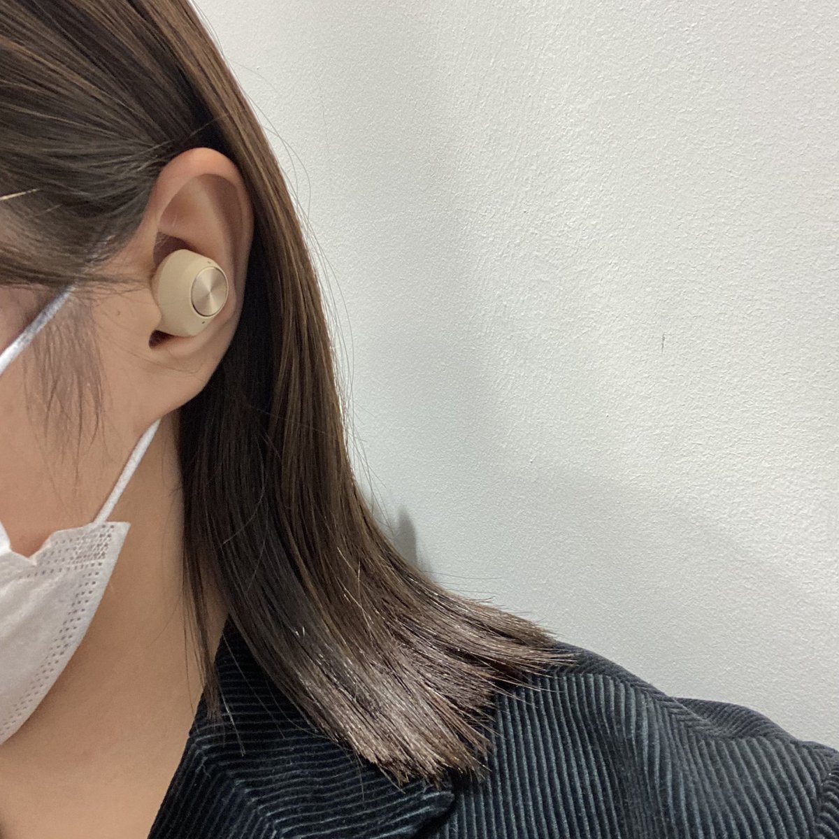 HonestKokkaku's tweet photo. イヤホンにまでイエベカラーを求めた私。サンドベージュ可愛い💡 10分の充電だけで本当に2時間は持つからズボラな私に優しいし、音質もとても良い…  #pr https://t.co/n7IrktdUG0