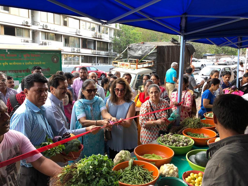 NepeanSeaRoad's tweet photo. On #WomensDay2022 we would like to thank 2 stalwart women who have lead #NSRCF with love and dedication. Mrs. Gita Mirchandani and the late Mrs. Vandana Saraf. If you have a special memory of them, do share! The pics are of the inauguration of the farmers market with @MPLodha https://t.co/zHA6V8ONGs