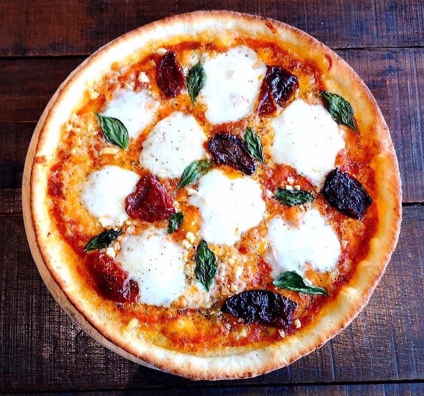 PapasKitchenBKK's tweet photo. Mid week madness at Papa's kitchen this Wednesday 9th March.

ALL PIZZAS HALF PRICE!  'Tiger pints' and 'Mojitos' only 99thb.  Available all day for dine in only. Happy days.

#halfpricepizza
#papaskitchenphattanakan https://t.co/vytpYMmBXn