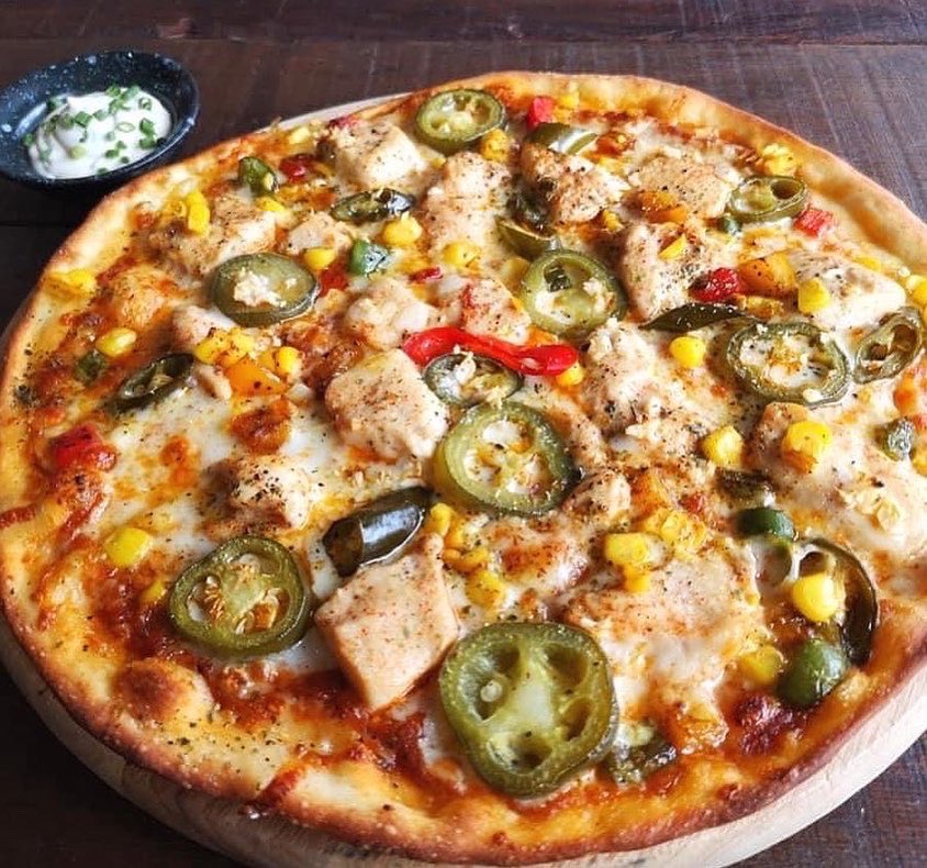 PapasKitchenBKK's tweet photo. Mid week madness at Papa's kitchen this Wednesday 9th March.

ALL PIZZAS HALF PRICE!  'Tiger pints' and 'Mojitos' only 99thb.  Available all day for dine in only. Happy days.

#halfpricepizza
#papaskitchenphattanakan https://t.co/vytpYMmBXn