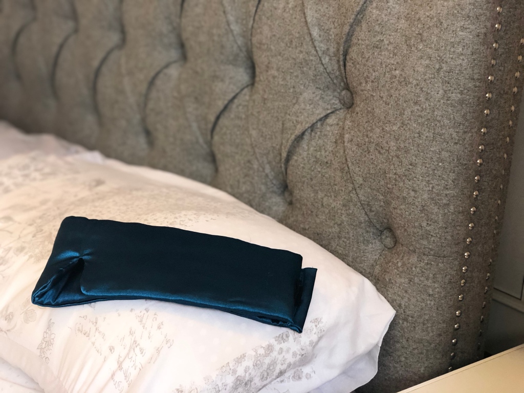 SleepMasterEU's tweet image. Is anyone struggling to buy a Mothers Day present? Here is a great review of the Sleep Master Sleep Mask by @Out_About_Mummy   outandaboutmummy.com/my-struggle-fo… a perfect read for any Mum that is struggling with sleep...The Sleep Mask is a perfect gift for Mothers day #mothersdaygift