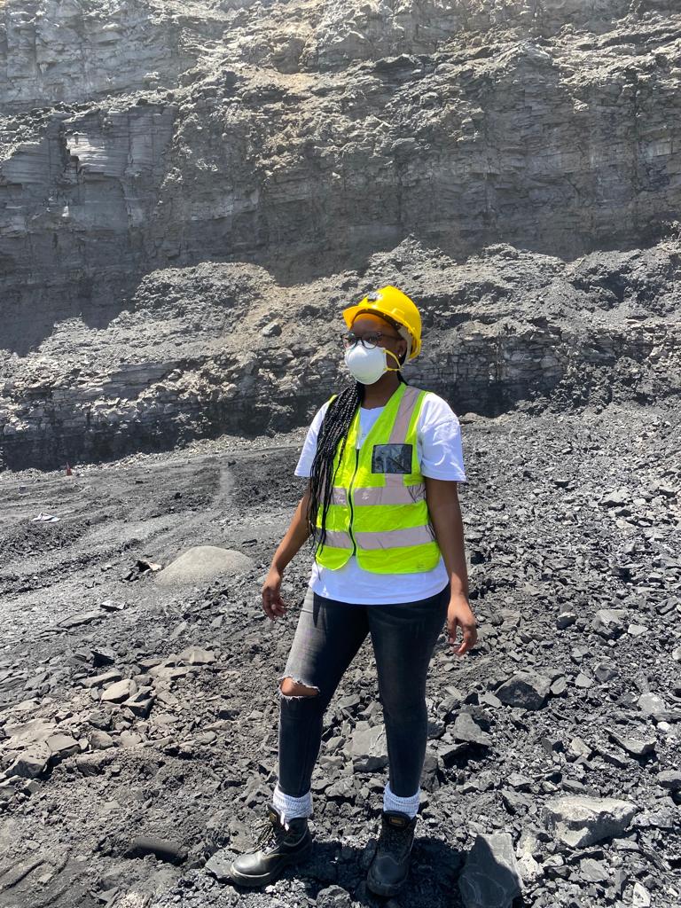 arnotopcomine's tweet photo. Happy #InternationalWomensDay2022. We celebrate the young women in mining who continue to make a positive and impactful change to the industry. #BreakTheBias2022

Meet Adelaide Mokonyama, Geology Professional in Training - Arnot OpCo https://t.co/CF7zK1InPT