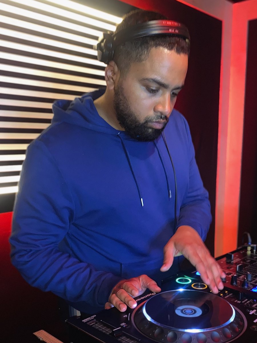 JClarkeDJ's tweet photo. Vibes incoming this Friday @LoveHousePR business with the bros @D_Tribal &amp; @I_AM_DJ‼️

https://t.co/NSlmUnHgNI

❤️🏠 https://t.co/FPSAnlKzts